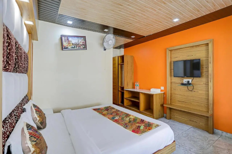 Fabhotel Wood View