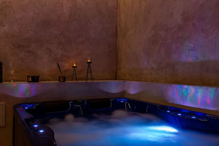 Luxury Hedone Apartment with Private SPA Zone