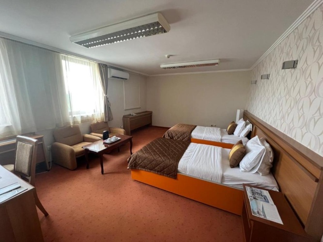 Standard Triple room