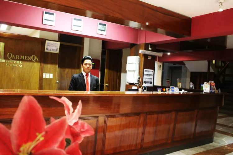 Qarmenqa Hotel
