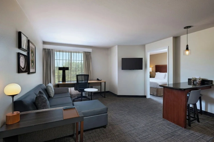 1 Bedroom Suite