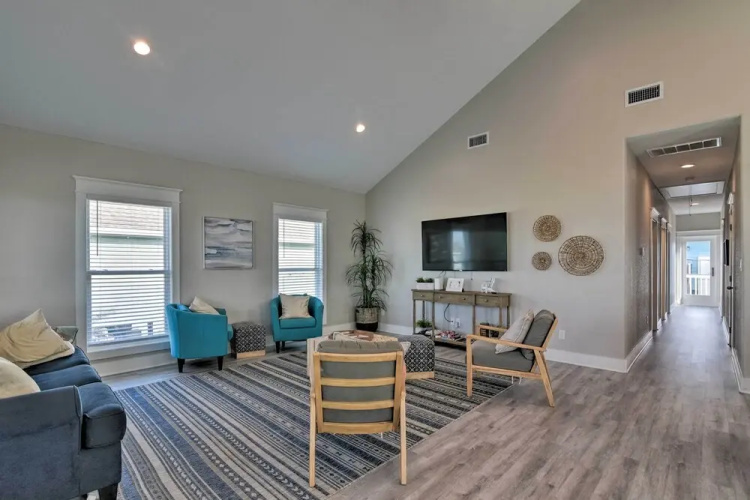 < 1 Mi to Sea Isle Beach: Home w/ Pool Access