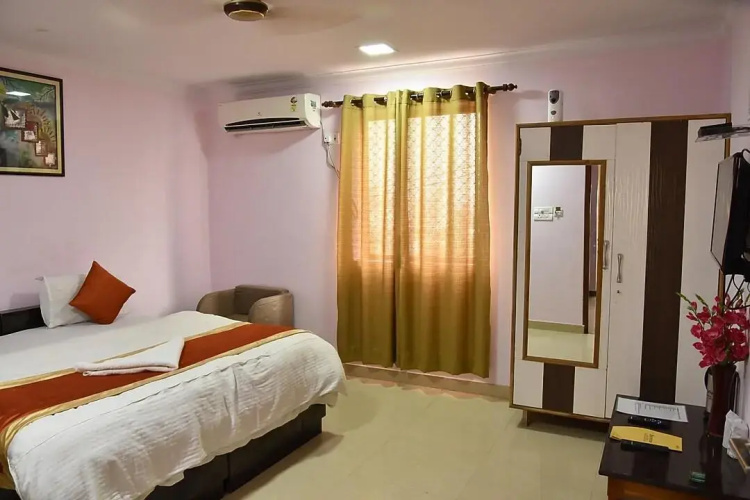 Hotel Sarweshwary