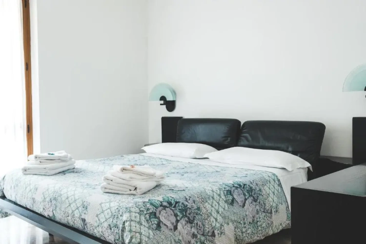 3 Bedrooms Apartment