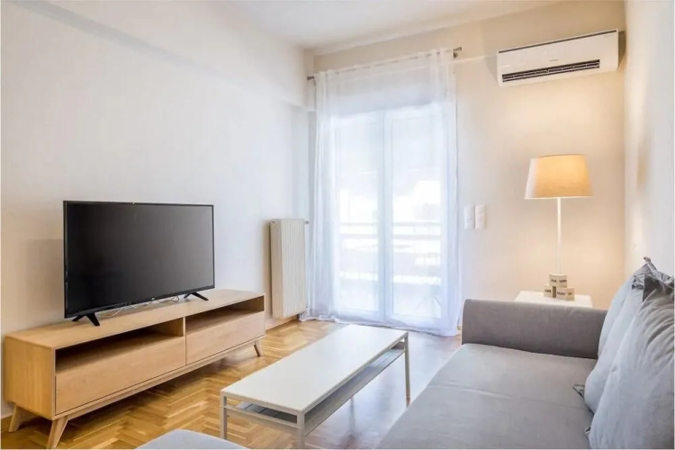 2 bedroom apartment near the Metro