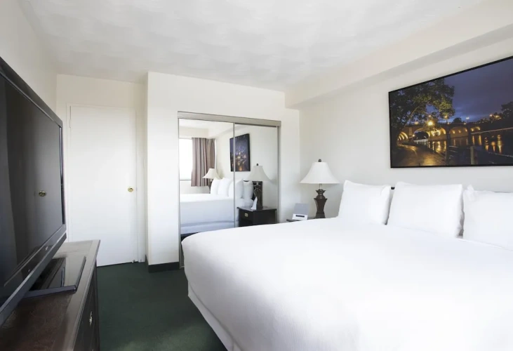 Signature Double Suite