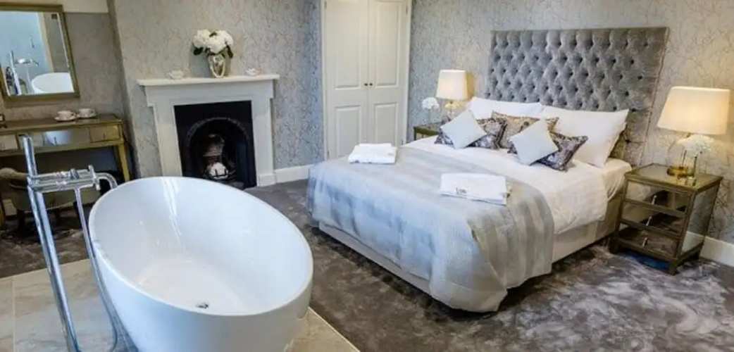 Vaulty Manor