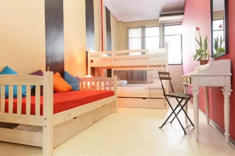 Hip Hostel