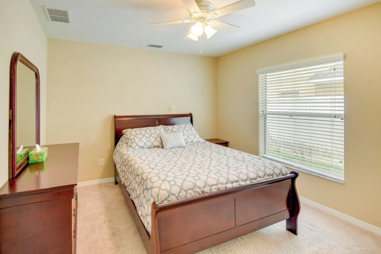 5 Bedrooms Cottage