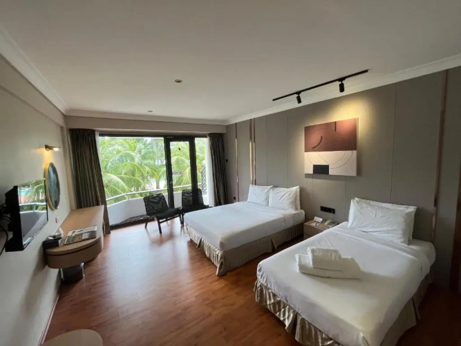 Standard Triple room with sea view