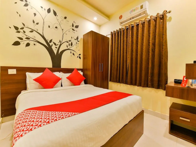 Oyo 17072 Meridian Regency