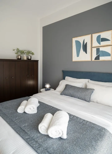 4 Bedrooms Luxury Apartment with balcony