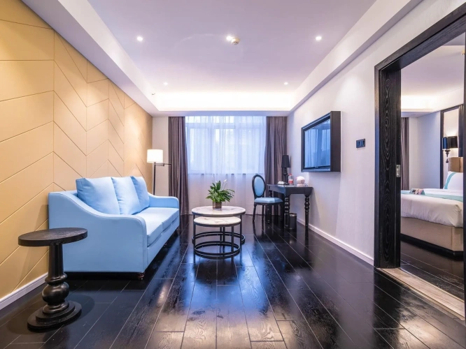 Deluxe Suite