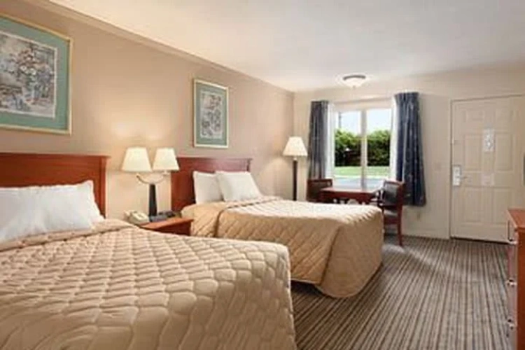 Standard Sextuple room