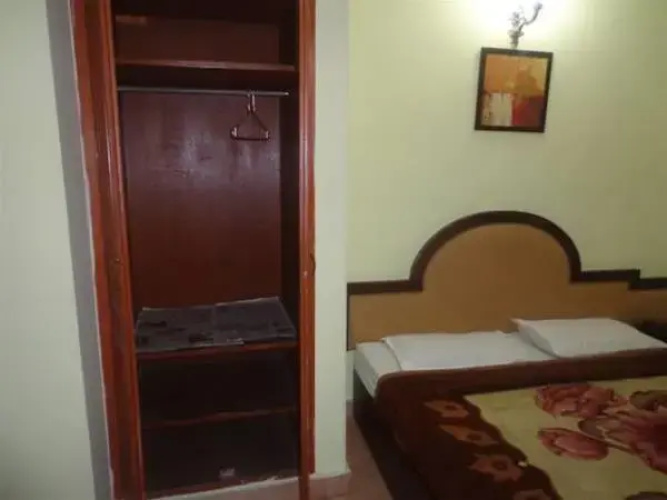Harjas Palace