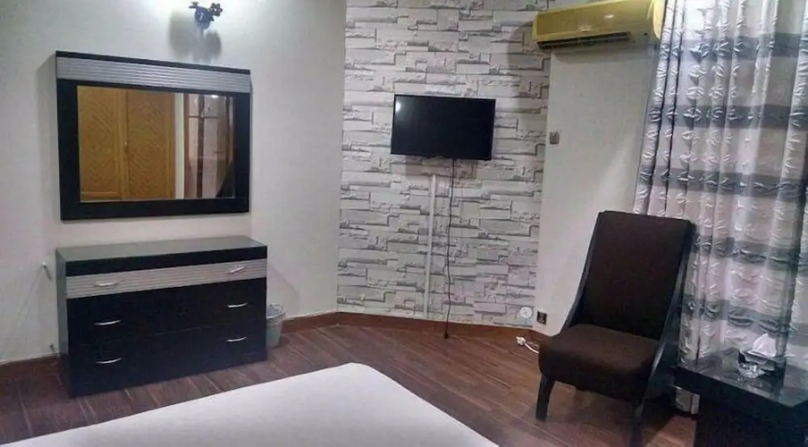 Unique Lodge