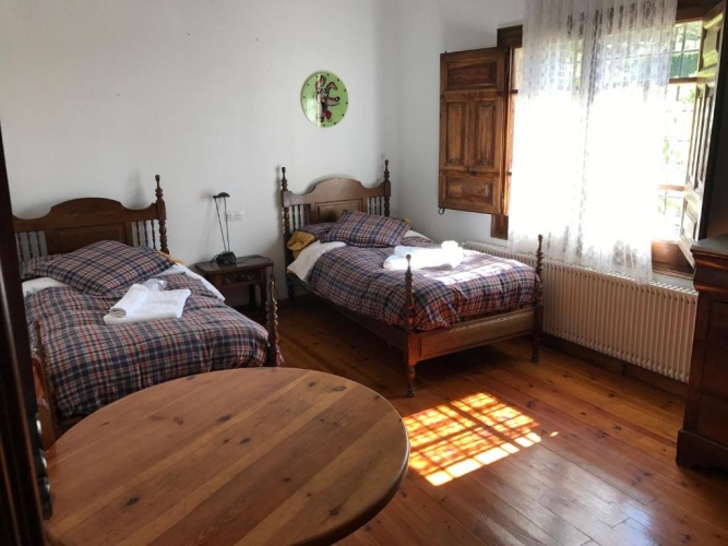 4 Bedrooms Cottage