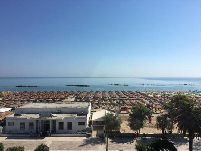 3 Bedrooms Sextuple Apartment