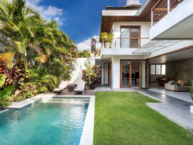 3 Bedrooms Sextuple Villa