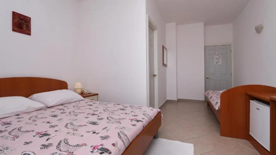 Standard Triple room with balcony