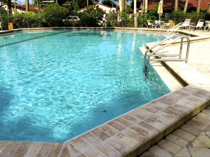 LUX VILLAs on beautiful Palmer Ranch
