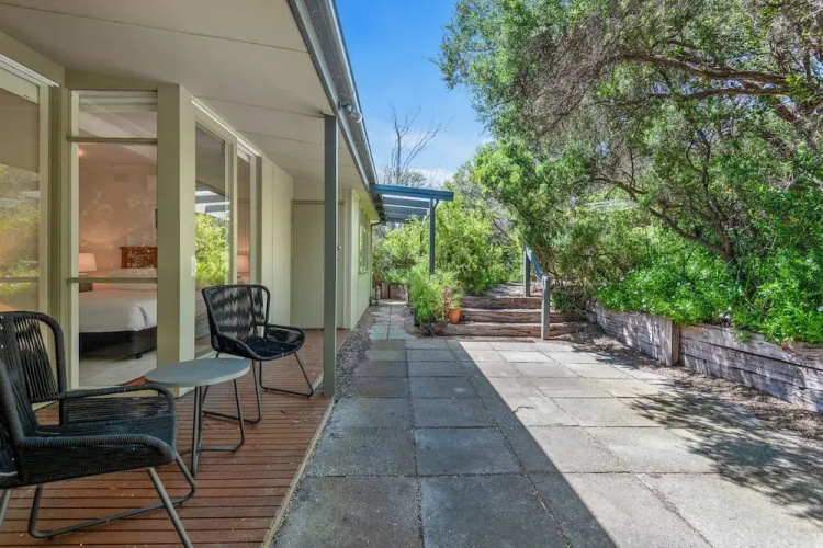 Spacious Coastal 4-bed Steps From the Sand