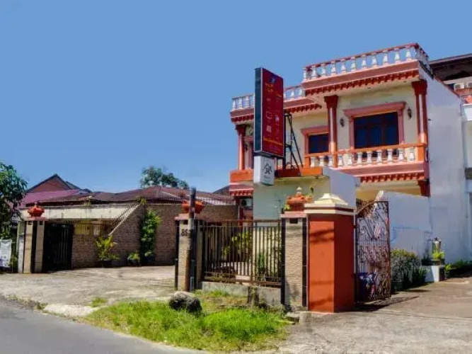 OYO 92638 Jr Residence Syariah