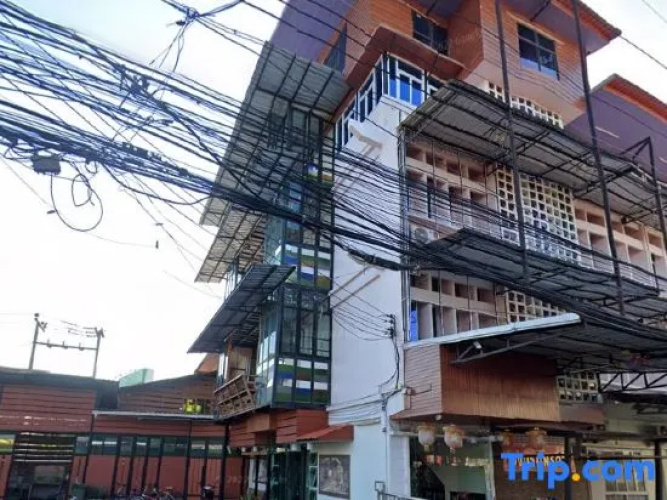 Sisaket PonTaWin Budget Inn