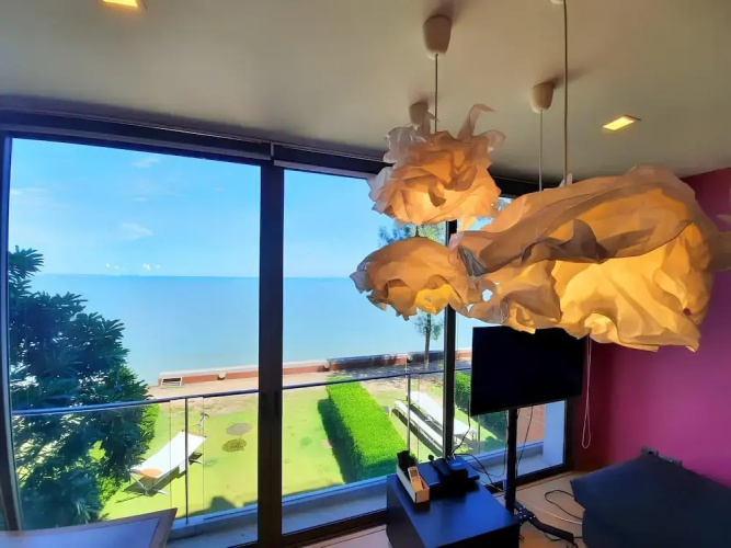 Sandbox frontbeach villa4