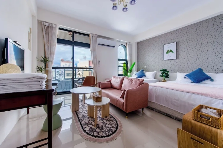 Deluxe Quadruple room with balcony