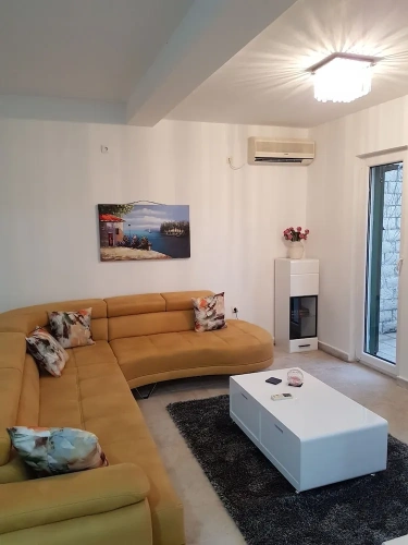 2 Bedrooms Apartment with garden view