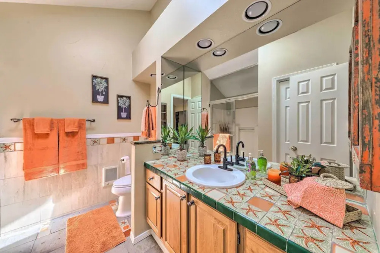 Eclectic Home w/ Deck: 4 Miles to Ski Cloudcroft!
