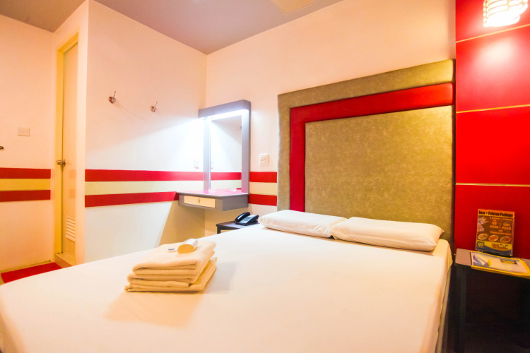 Hotel 99 Monumento Caloocan
