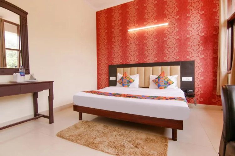 Fabhotel Town Pride