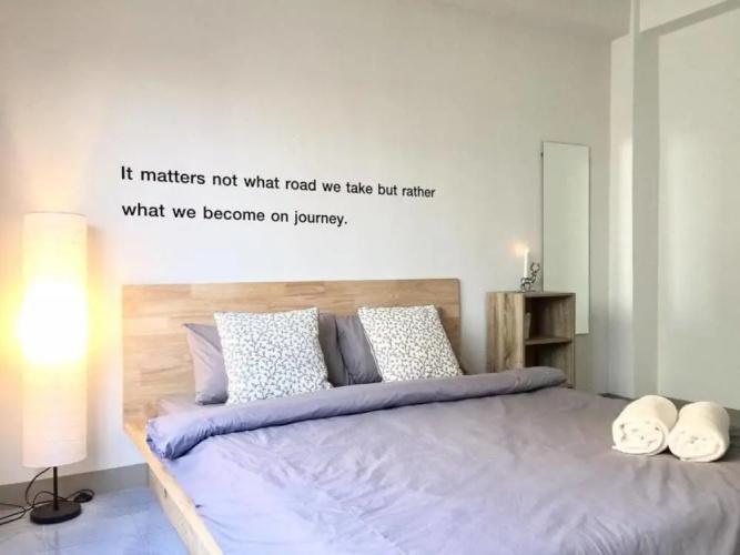 24 Poshtel Salaya