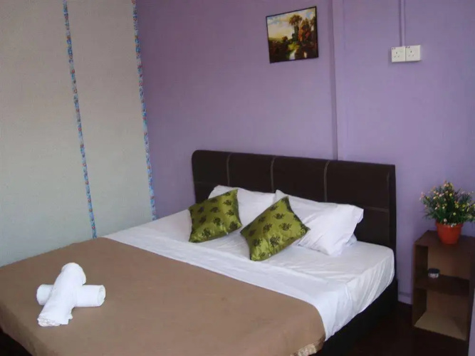 River Golden House - Hostel