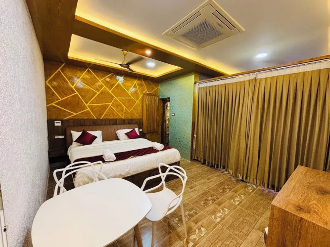 Hotel N N Palace