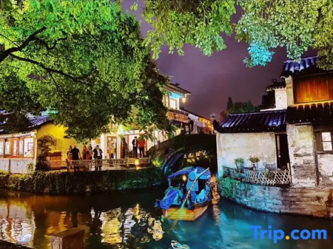Qianshe Mengli Shuixiang Linhe Inn