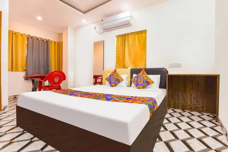 Fabhotel Amar Raj Regency