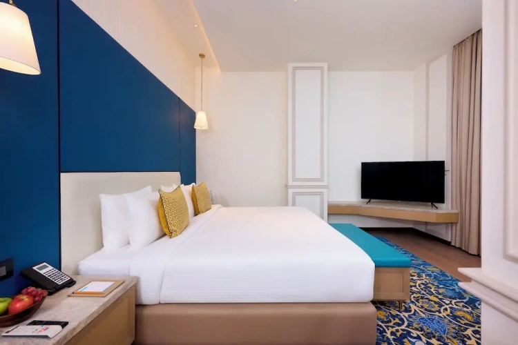 Standard Double room with city view