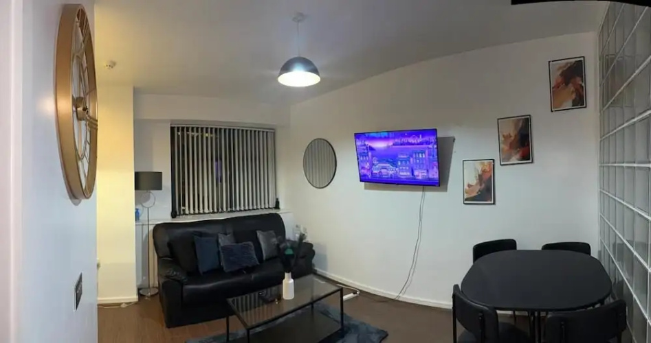 Spacious 3-br Apt in Central, Birmingham