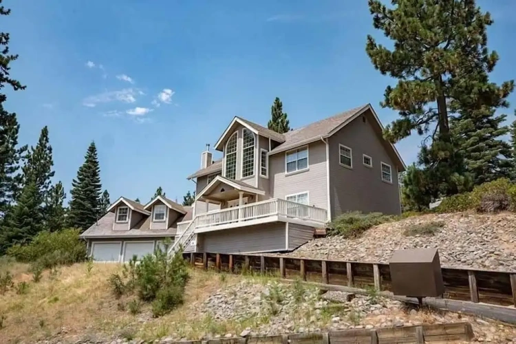 4 Bedrooms Cottage