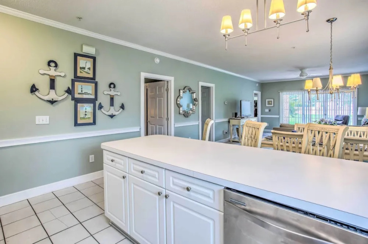 Tasteful Myrtle Beach Condo With Patio & Pool!