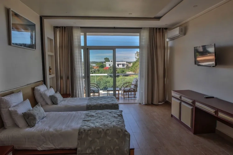 Deluxe Twin room with balcony