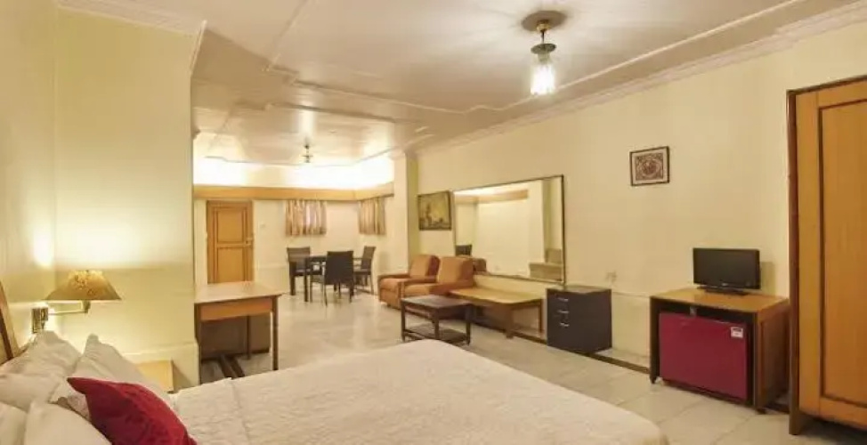 OYO Rooms Juhu Chowpatty
