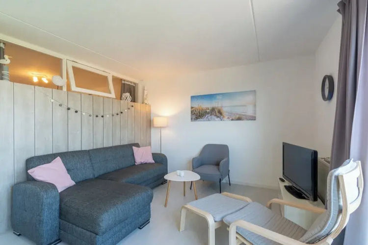 Cozy Beach Side Apartment