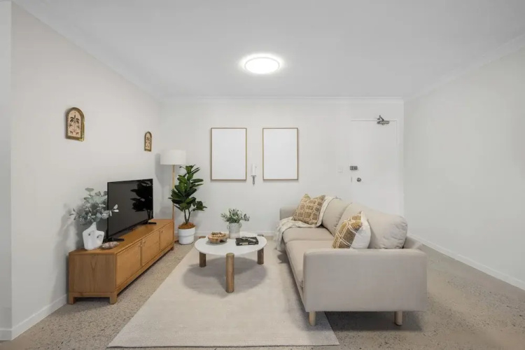 Burleigh Breeze 2 Bed Beach Walk
