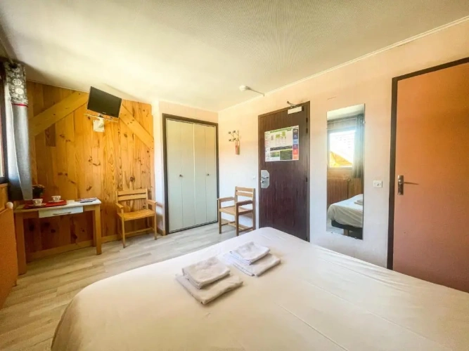 Standard Double room with mountain view