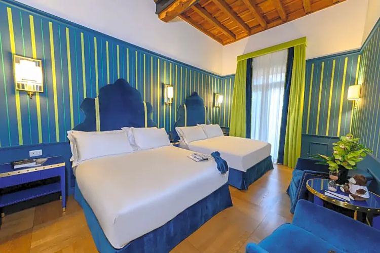 Deluxe Quadruple room