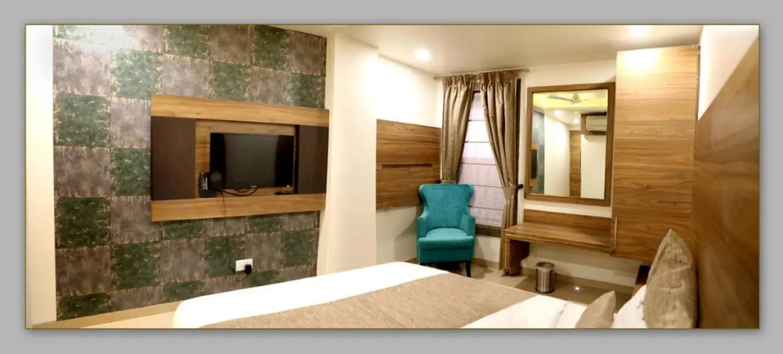 Hotel Adarsh Palace